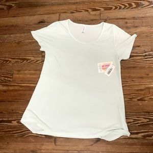 Lularoe Classic Tee NWT